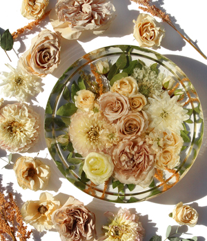 9 inch Round Resin Bouquet